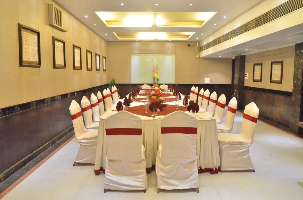 Hotel Landmark Gwalior Exterior photo