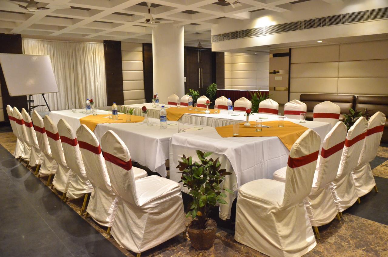 Hotel Landmark Gwalior Exterior photo