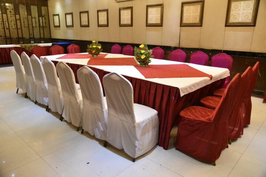 Hotel Landmark Gwalior Exterior photo